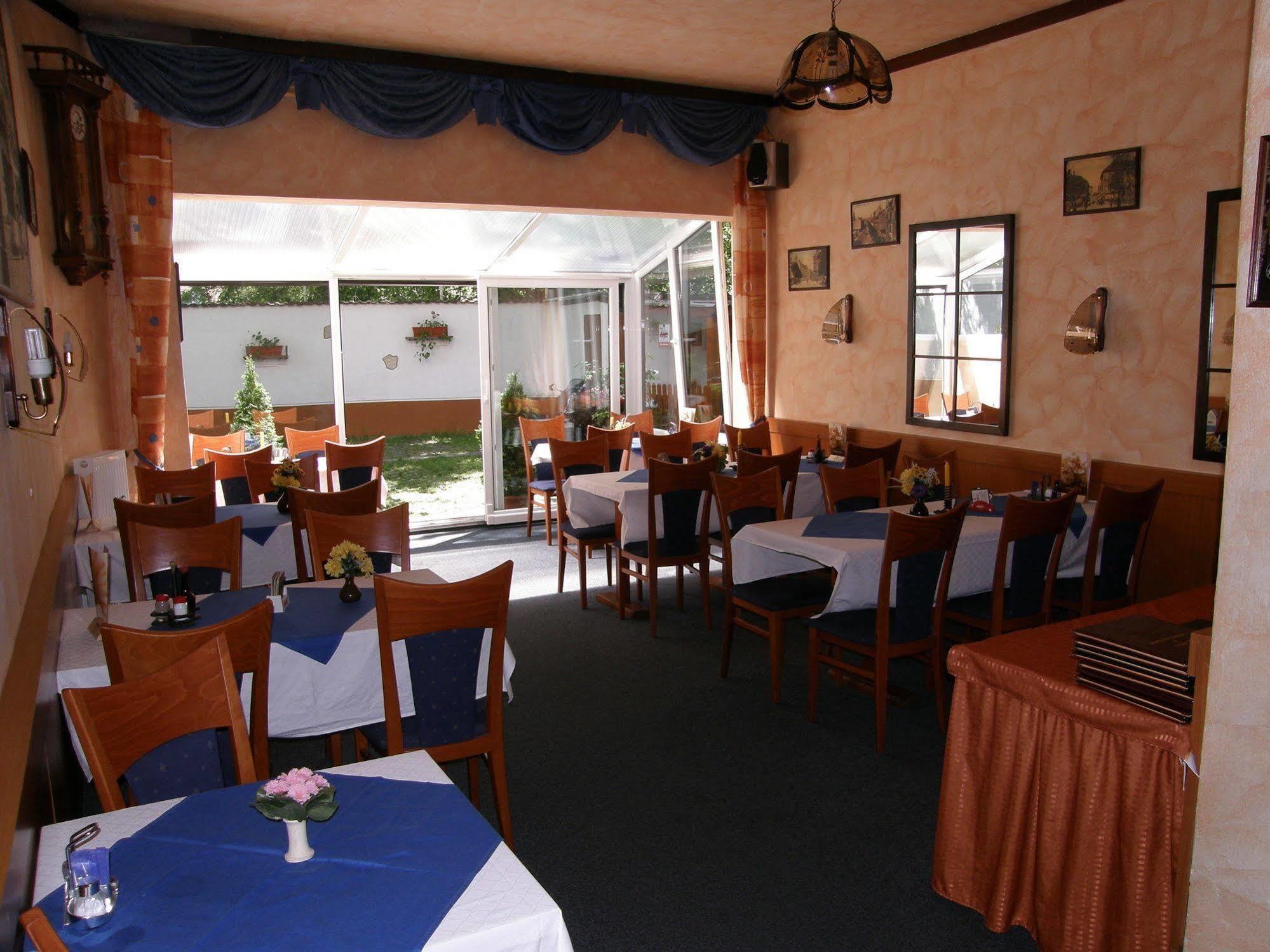 Hotel Adler Ceske Budejovice Exterior photo